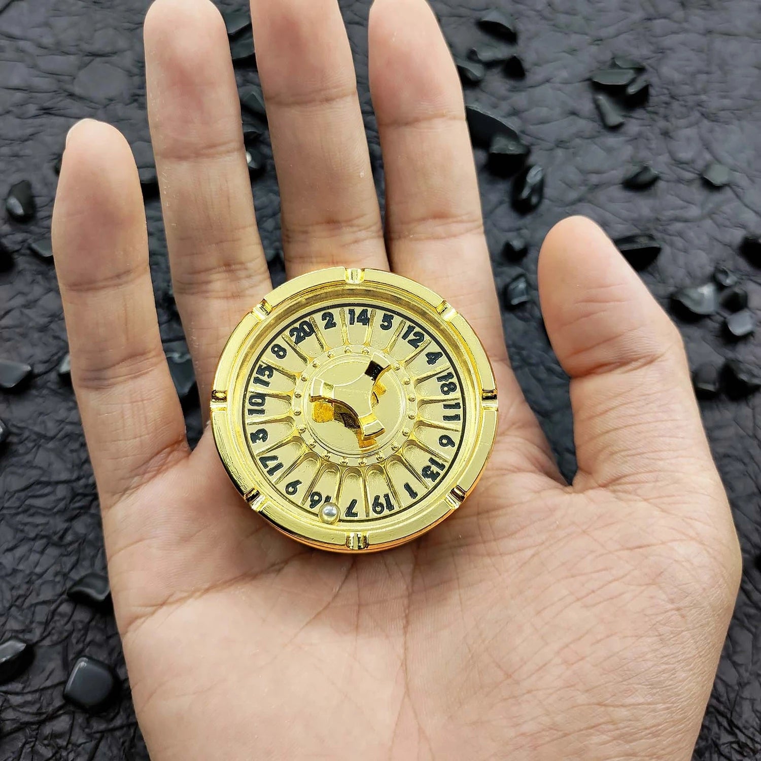 Luxury Roulette Wheel Fidget Spinner – Metal Casino Style Stress Relief Desk Toy